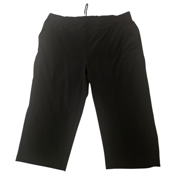 Elegant Black Women's Capris - Picture 1 of 3